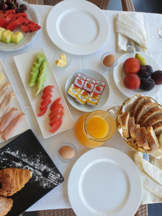 Hotel Nais Beach Durrës Eksteriør billede