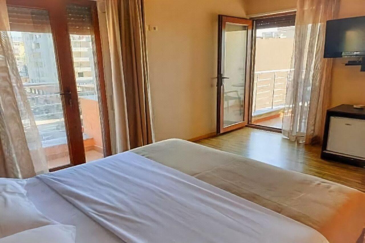 Hotel Nais Beach Durrës Eksteriør billede