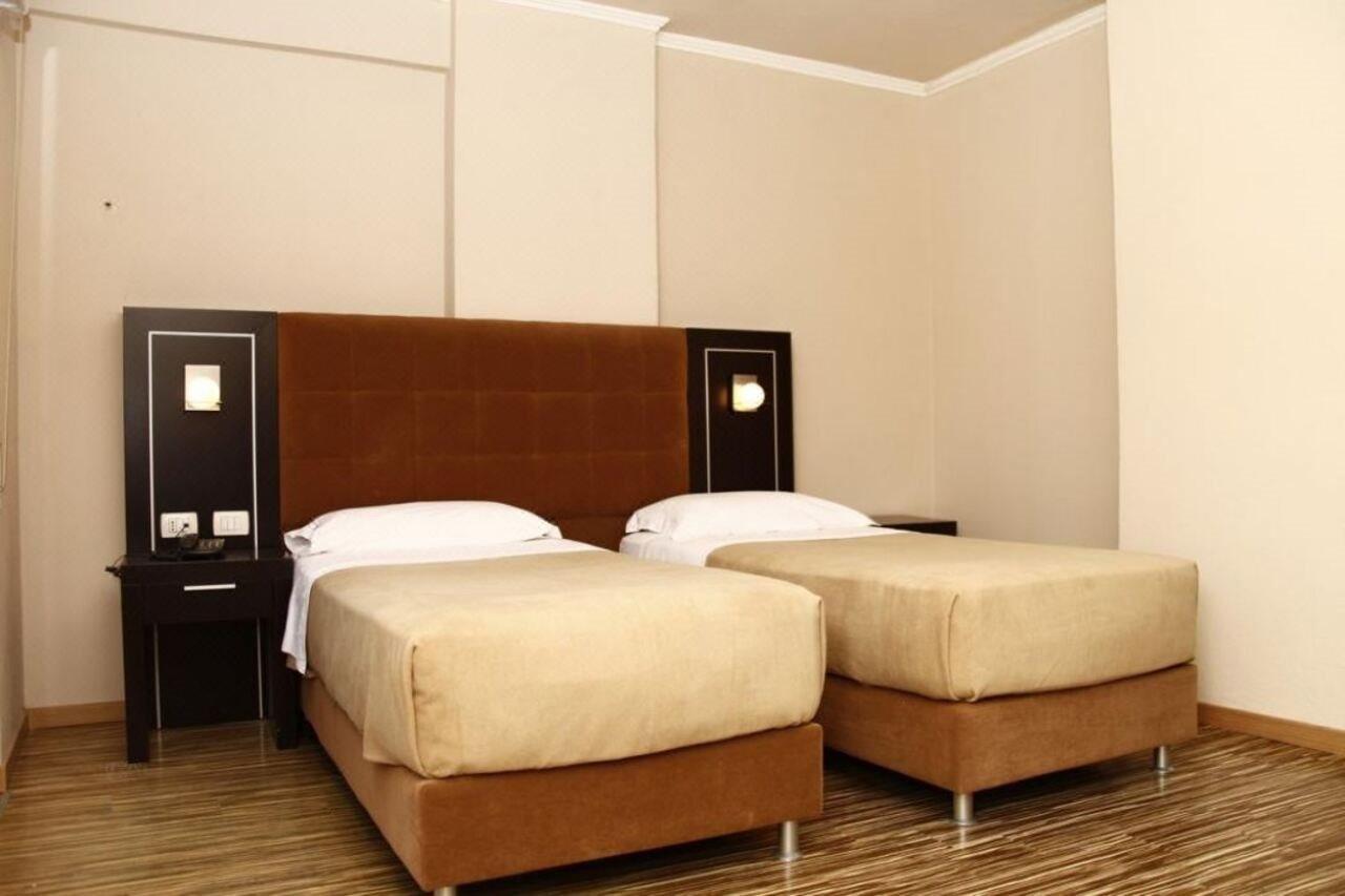 Hotel Nais Beach Durrës Eksteriør billede