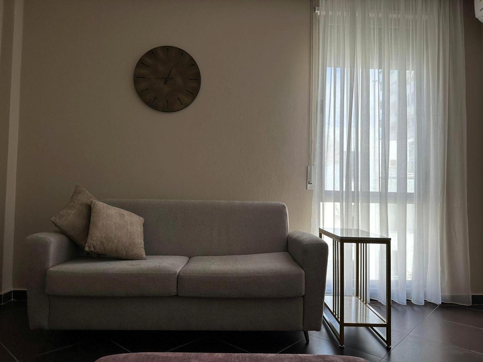 Hotel Nais Beach Durrës Eksteriør billede