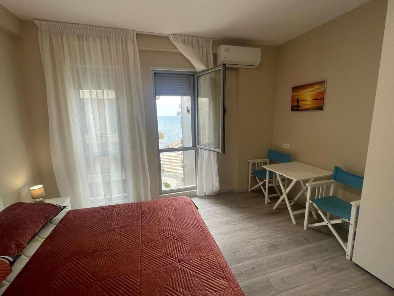 Hotel Nais Beach Durrës Eksteriør billede