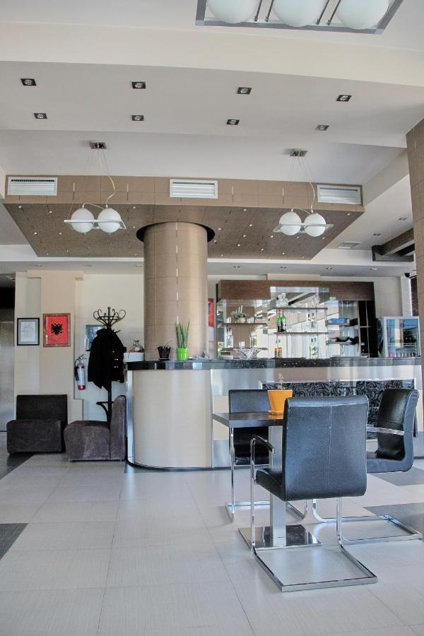Hotel Nais Beach Durrës Eksteriør billede