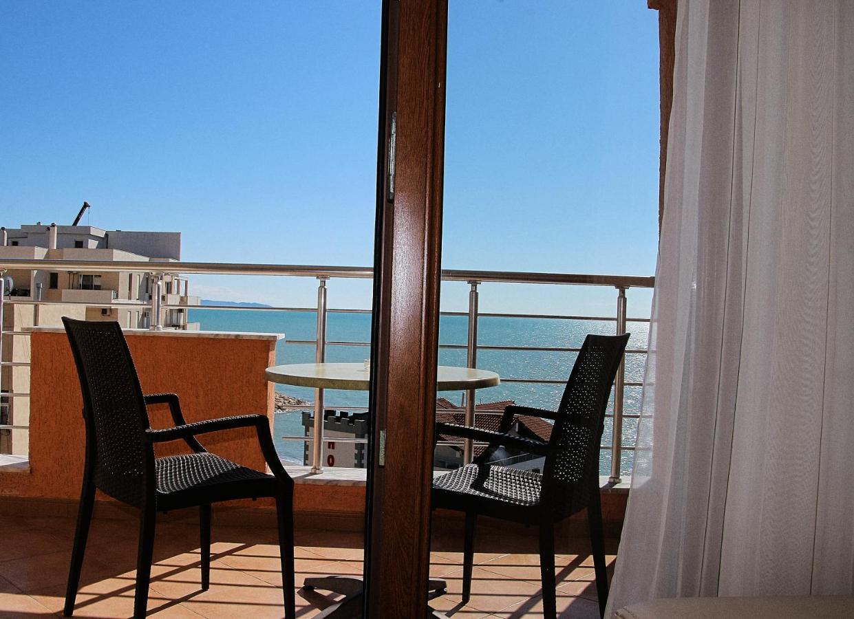 Hotel Nais Beach Durrës Eksteriør billede