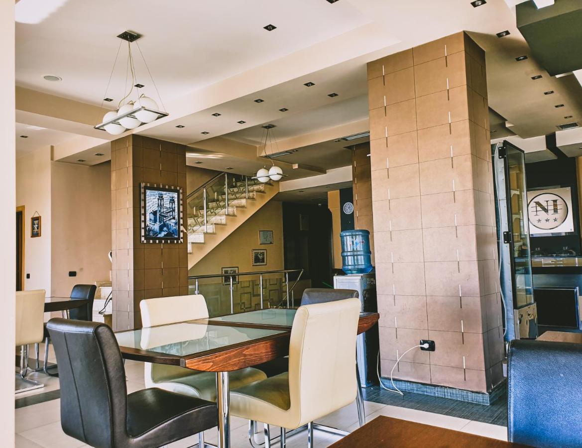 Hotel Nais Beach Durrës Eksteriør billede